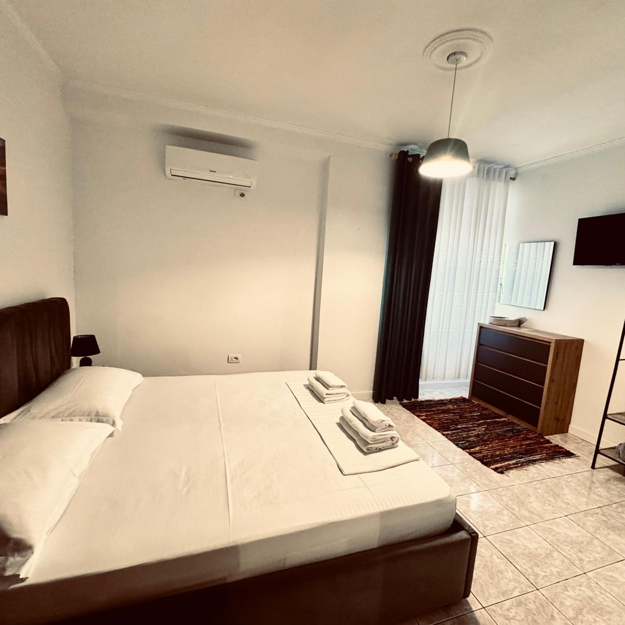 Hi5 Rooms Tirana Kültér fotó
